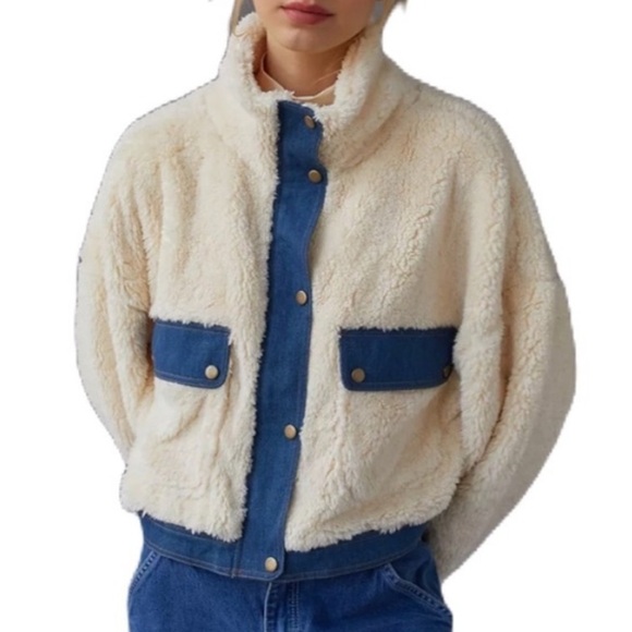 Urban Outfitters Laura Cozy Sherpa Jacket size Small color cream - Picture 1 of 10